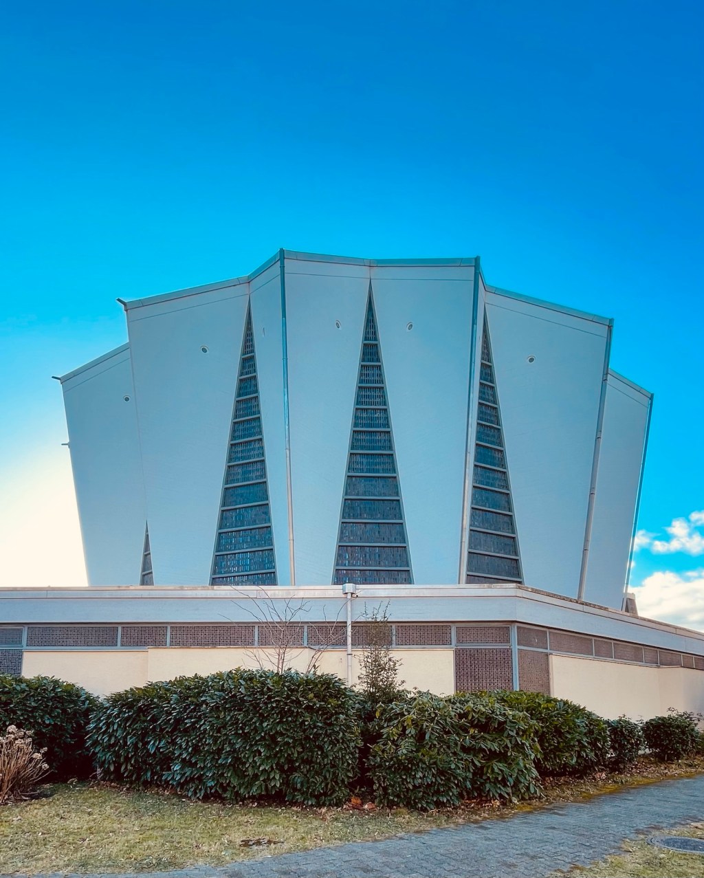 St. Albert in Freiburg – Ein Meisterwerk der Betongestaltung&nbsp;🏛️✨