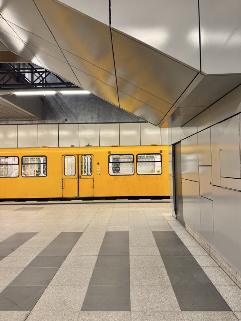 Bahnhof: Architektur des&nbsp;Gleichzeitigen